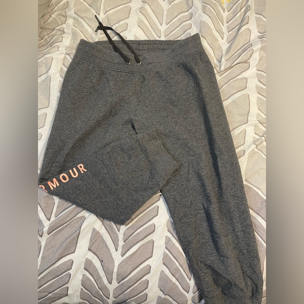 Womens medium grey underarmour fleece joggers size medium
